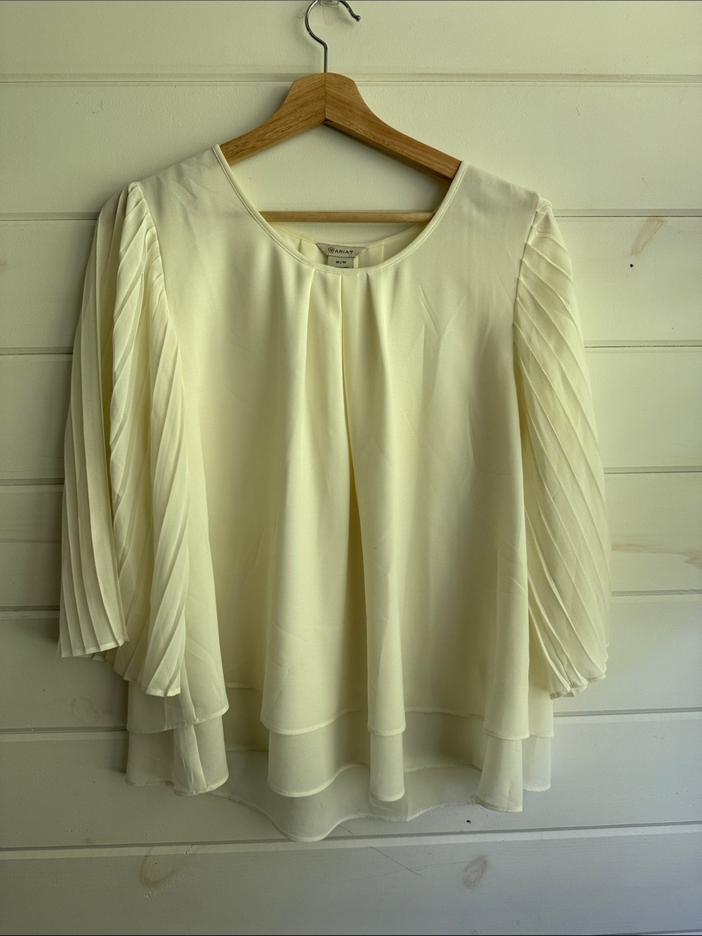 Ariat Cream Layered Pleated-Sleeve Blouse